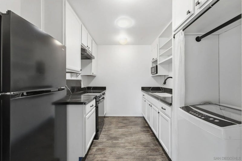 405 Requeza St H12