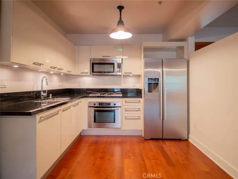 416 S Spring Street 205