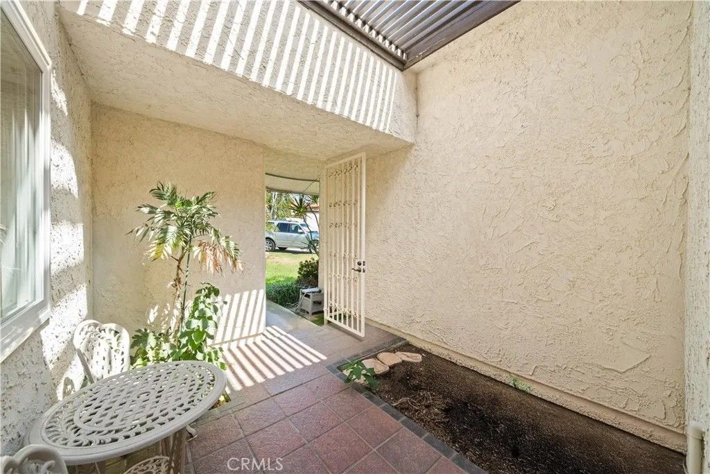 Photo of 1400 Blossom Cir, Upland, CA 91786 (MLS # CV26075565)