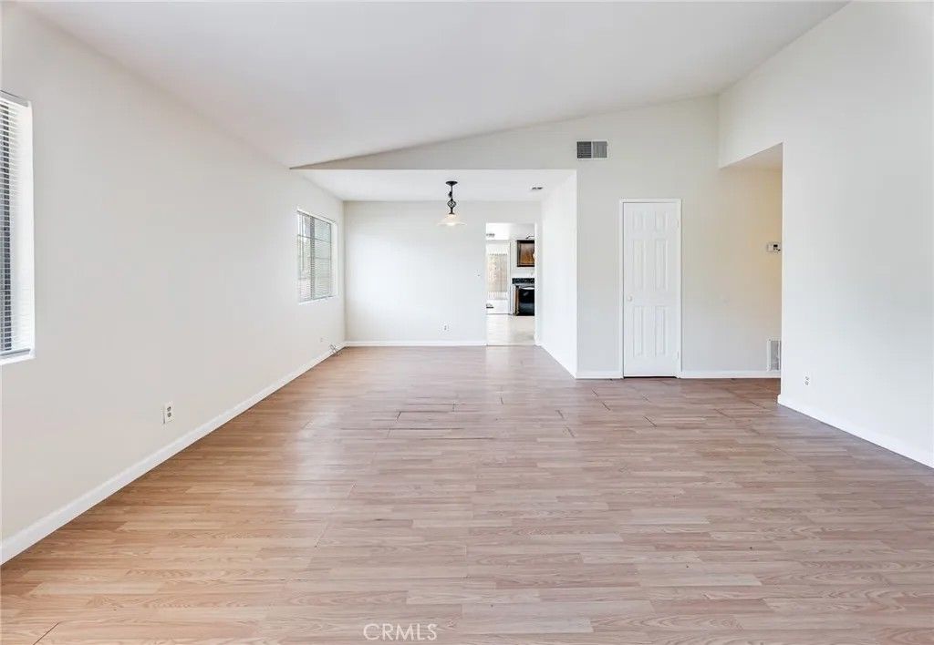 Photo of 5546 Mclennan Ave, Encino, CA 91436 (MLS # SR26075098)