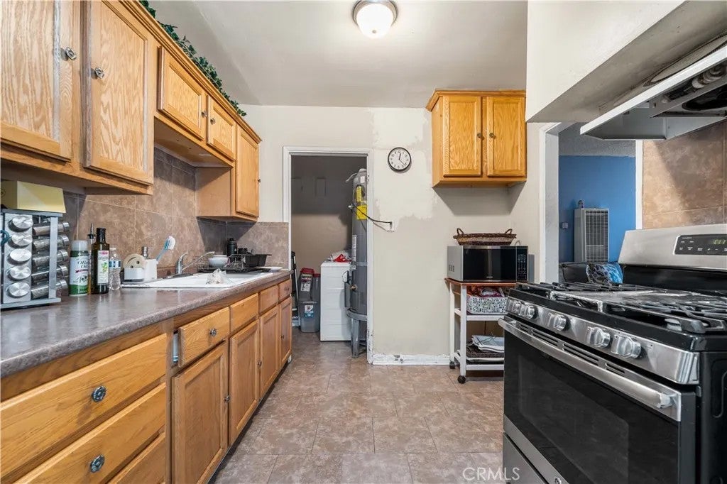 10004 San Fernando Rd