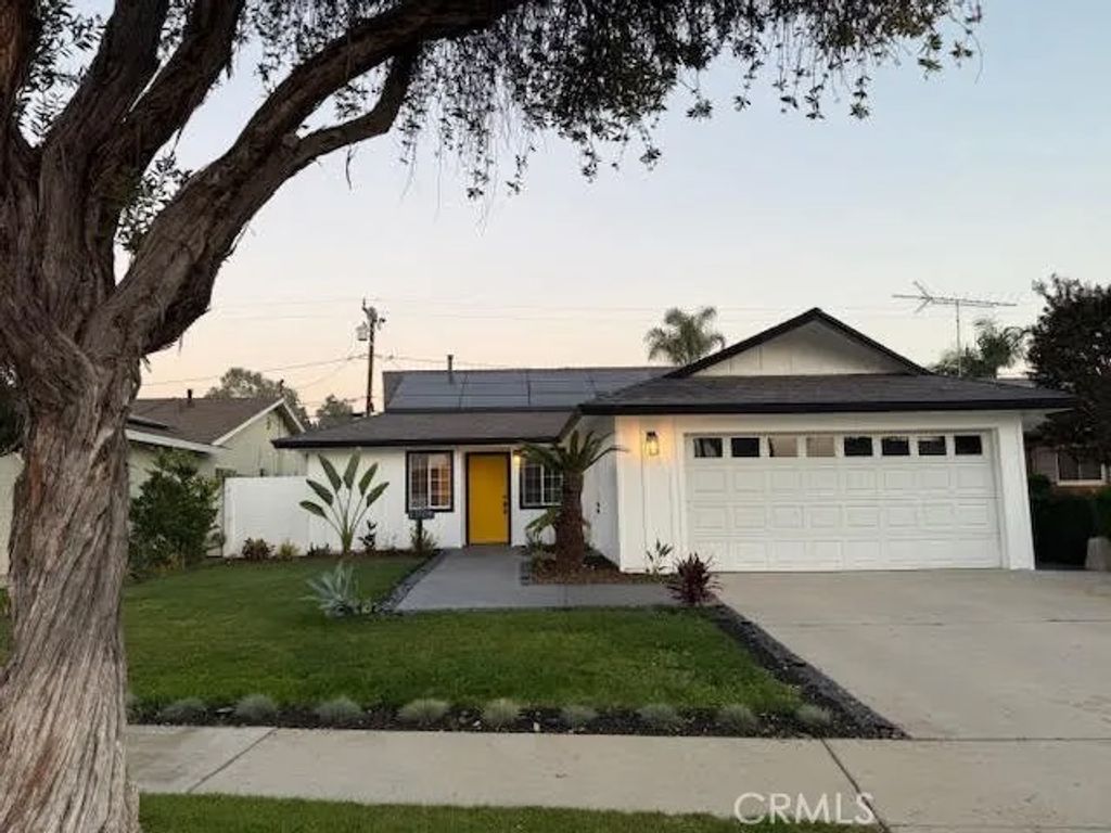 Photo of 21108 Wilder Avenue, Lakewood, CA 90715 (MLS # DW25279070)
