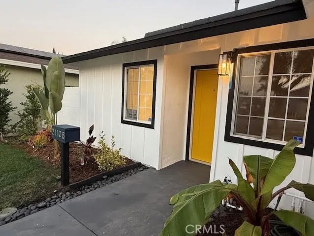 Photo of 21108 Wilder Avenue, Lakewood, CA 90715 (MLS # DW25279070)