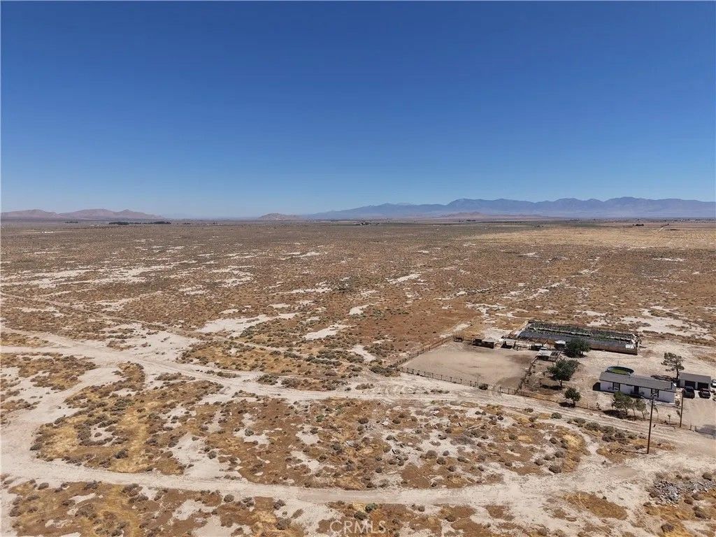 Photo of 103 Vic Ave F10, Lancaster, CA 93535 (MLS # DW26146860)