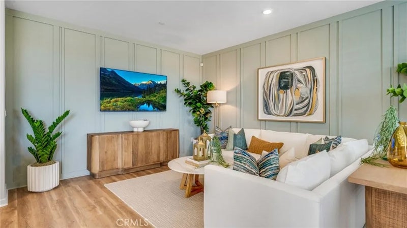 2851 E Amberley Privado