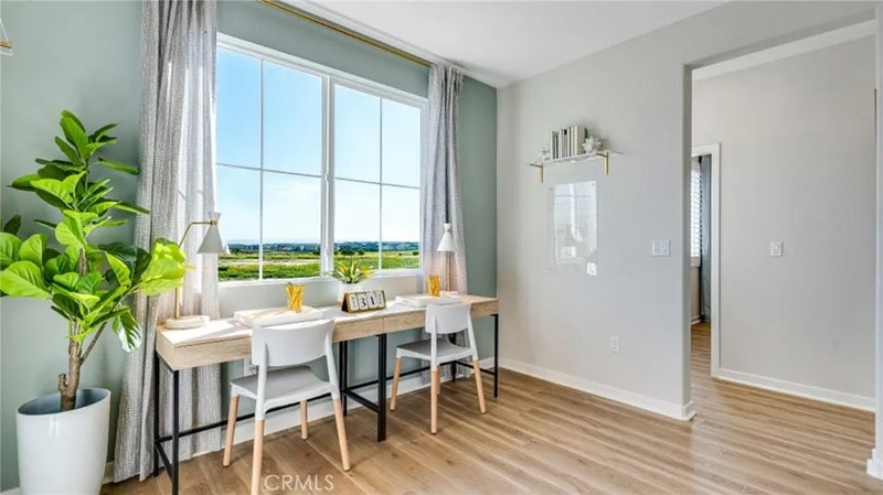 2851 E Amberley Privado