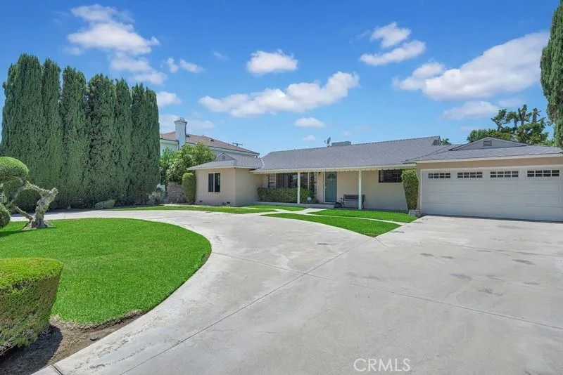 2221 S 4th Ave
