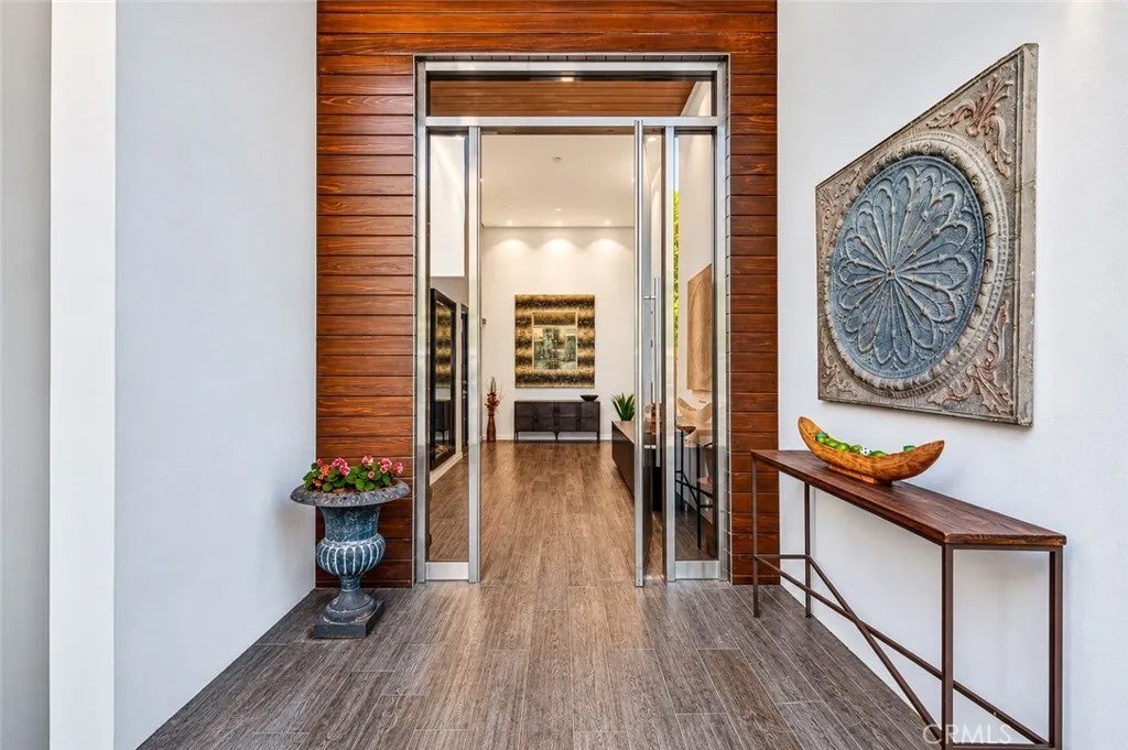 4757 White Oak