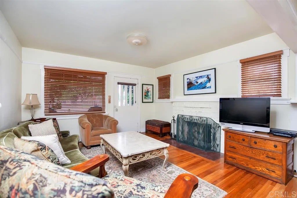 401 Alameda