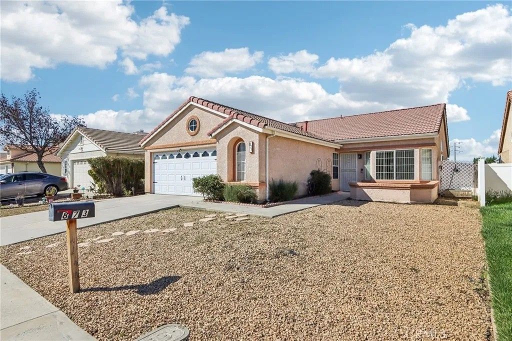 Photo of 873 Wetherly Street, Hemet, CA 92545 (MLS # SW26045070)