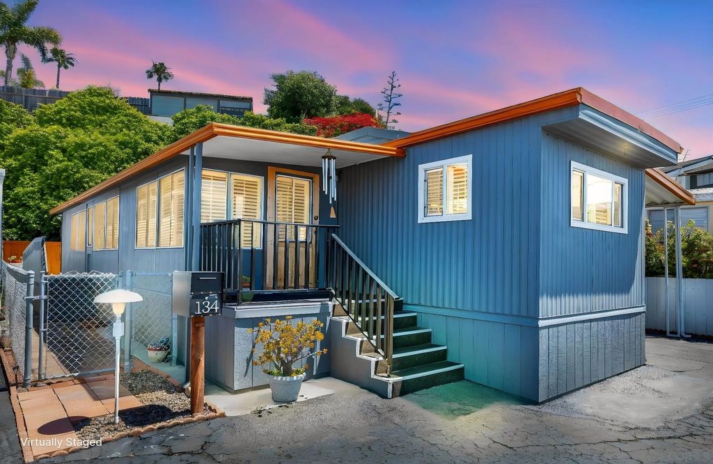 Photo of 134 Sherri Ln, Oceanside, CA 92054 (MLS # 260010309)