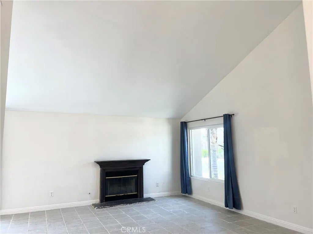 Photo of 1084 E Evans Street, San Jacinto, CA 92583 (MLS # CV26121696)