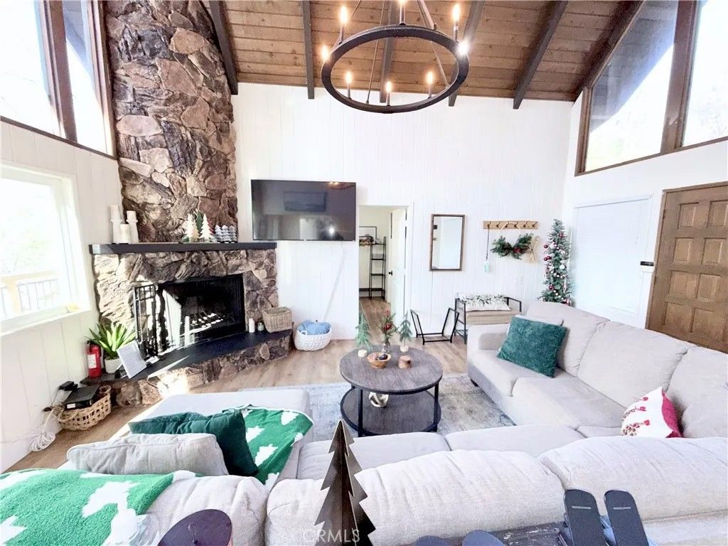 Photo of 27809 North Bay Road, Lake Arrowhead, CA 92352 (MLS # WS26005313)