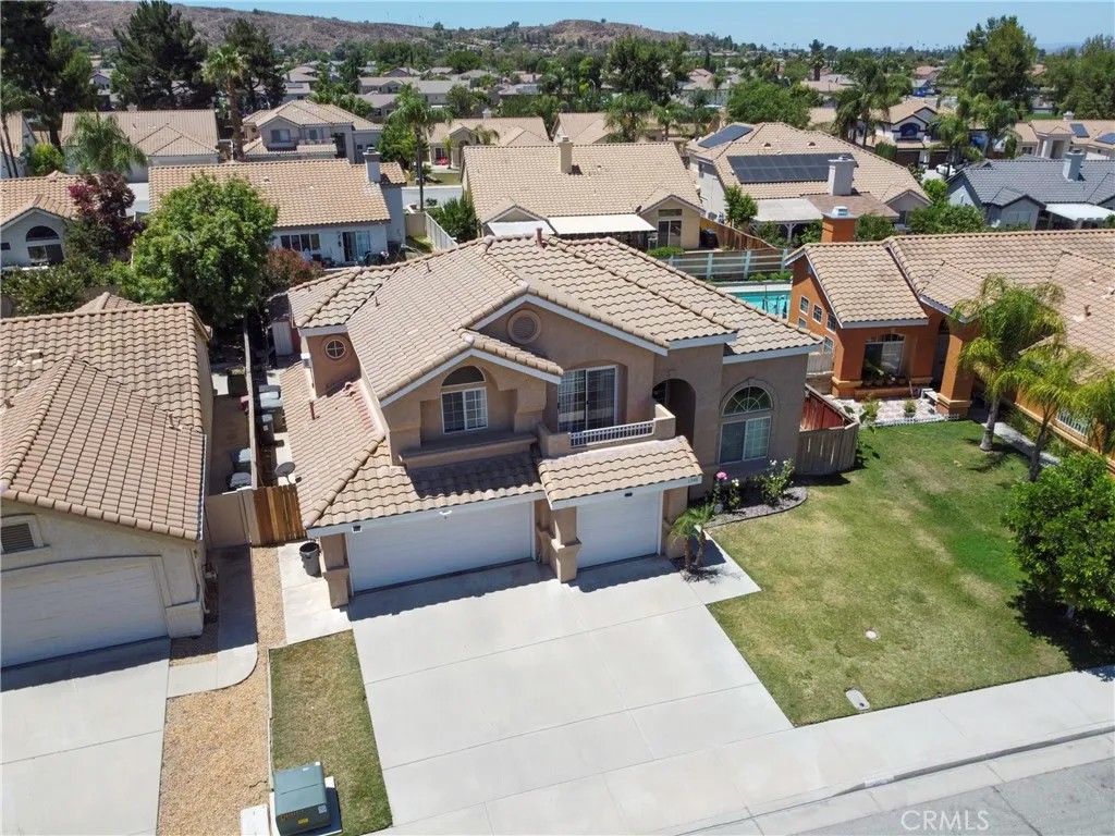 1348 Avenida Roundelay