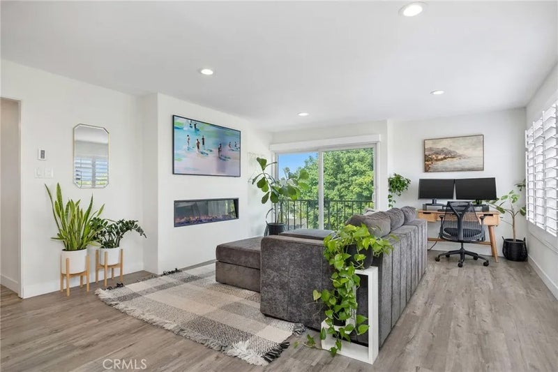 100 Loma Avenue 404