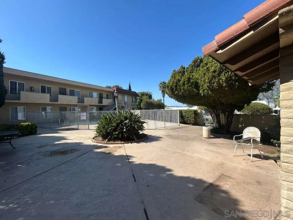 Photo of 1259 E Ohio Ave, Escondido, CA 92027 (MLS # 260005741)