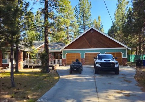 Photo of 2474 Oak Lane, Big Bear Lake, CA 92314 (MLS # GD26103927)