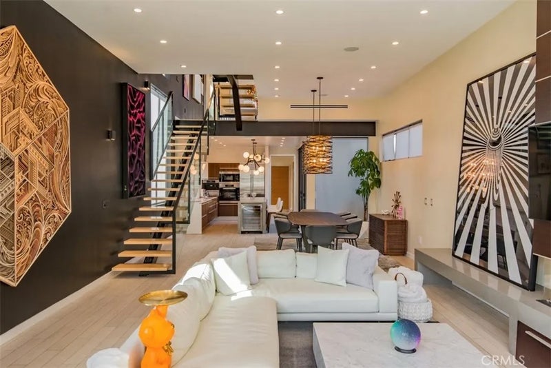708 Hampton Drive