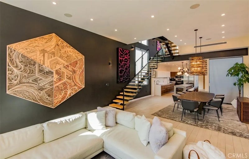 708 Hampton Drive