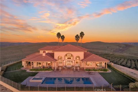 1990 E 46 Shandon CA 93461