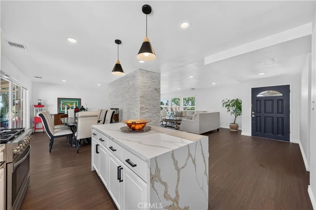 9400 Portada Drive