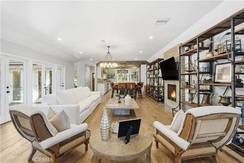 Tiny photo for 23110 Canzonet St, Woodland Hills, CA 91367 (MLS # SR25243023)