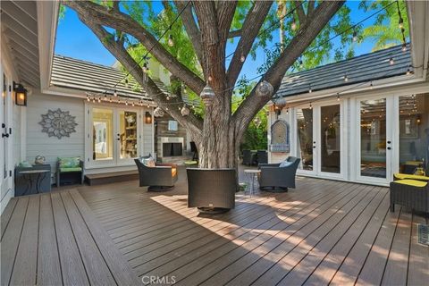 Tiny photo for 23110 Canzonet St, Woodland Hills, CA 91367 (MLS # SR25243023)