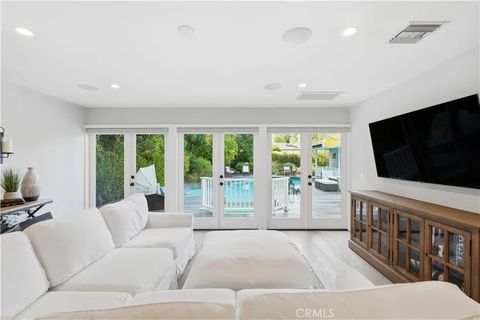 Tiny photo for 23110 Canzonet St, Woodland Hills, CA 91367 (MLS # SR25243023)