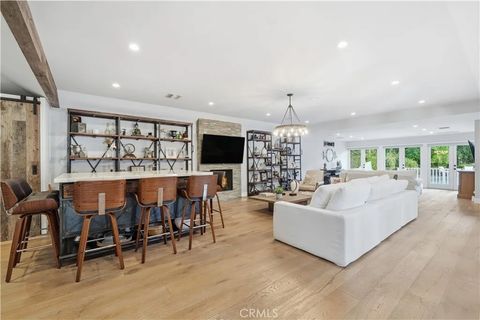 Tiny photo for 23110 Canzonet St, Woodland Hills, CA 91367 (MLS # SR25243023)