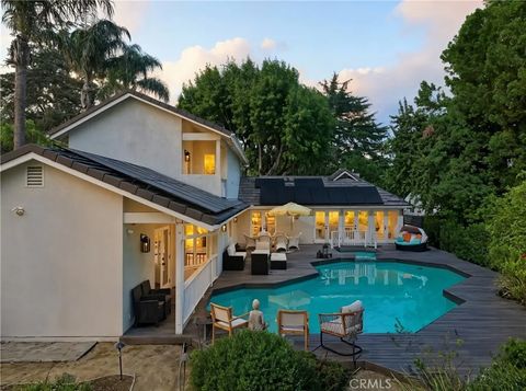 Tiny photo for 23110 Canzonet St, Woodland Hills, CA 91367 (MLS # SR25243023)