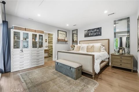 Tiny photo for 23110 Canzonet St, Woodland Hills, CA 91367 (MLS # SR25243023)