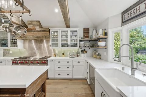 Tiny photo for 23110 Canzonet St, Woodland Hills, CA 91367 (MLS # SR25243023)