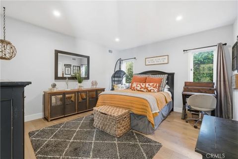 Tiny photo for 23110 Canzonet St, Woodland Hills, CA 91367 (MLS # SR25243023)