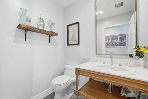 Tiny photo for 23110 Canzonet St, Woodland Hills, CA 91367 (MLS # SR25243023)