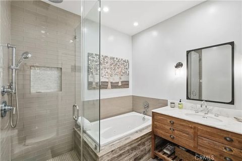 Tiny photo for 23110 Canzonet St, Woodland Hills, CA 91367 (MLS # SR25243023)