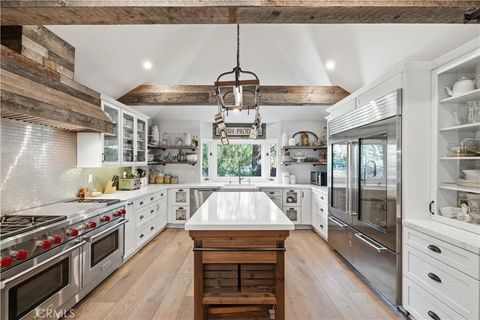 Tiny photo for 23110 Canzonet St, Woodland Hills, CA 91367 (MLS # SR25243023)