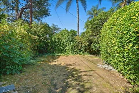Tiny photo for 23110 Canzonet St, Woodland Hills, CA 91367 (MLS # SR25243023)