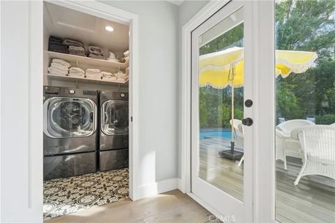 Tiny photo for 23110 Canzonet St, Woodland Hills, CA 91367 (MLS # SR25243023)