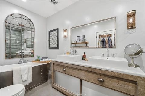 Tiny photo for 23110 Canzonet St, Woodland Hills, CA 91367 (MLS # SR25243023)