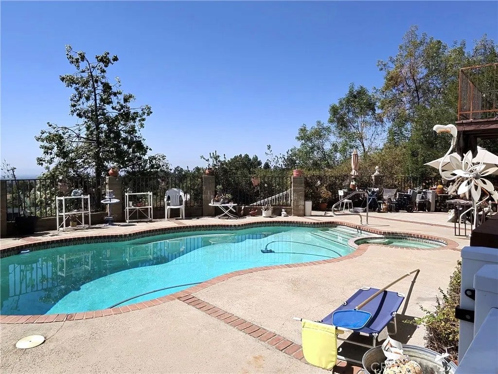 8915 Whirlaway Court
