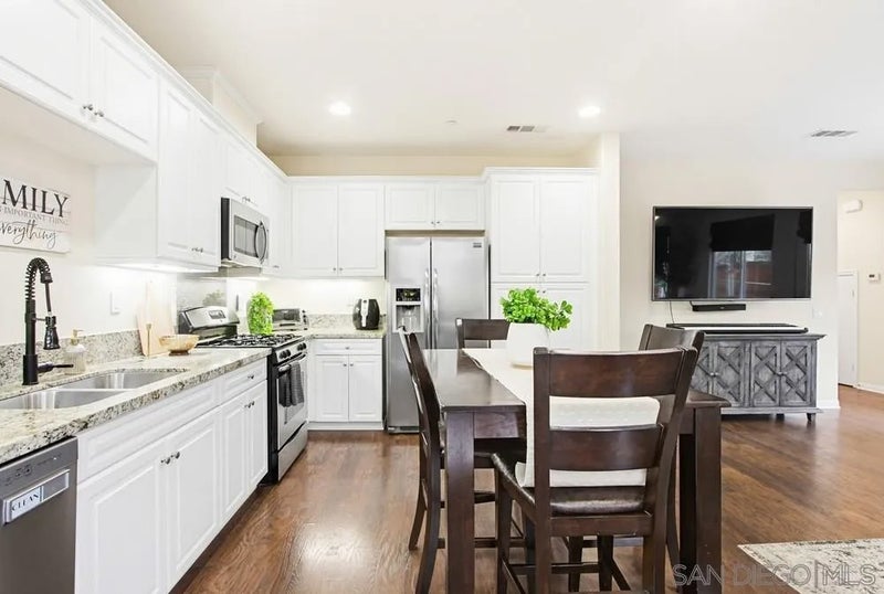 1519 Chert Drive