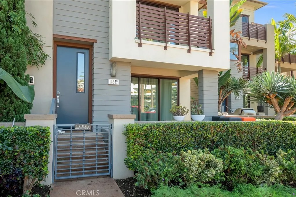 12837 N Seaglass