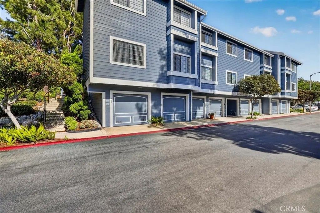 Photo of 20262 Billingsgate Ln #202, Huntington Beach, CA 92646 (MLS # NP26095038)