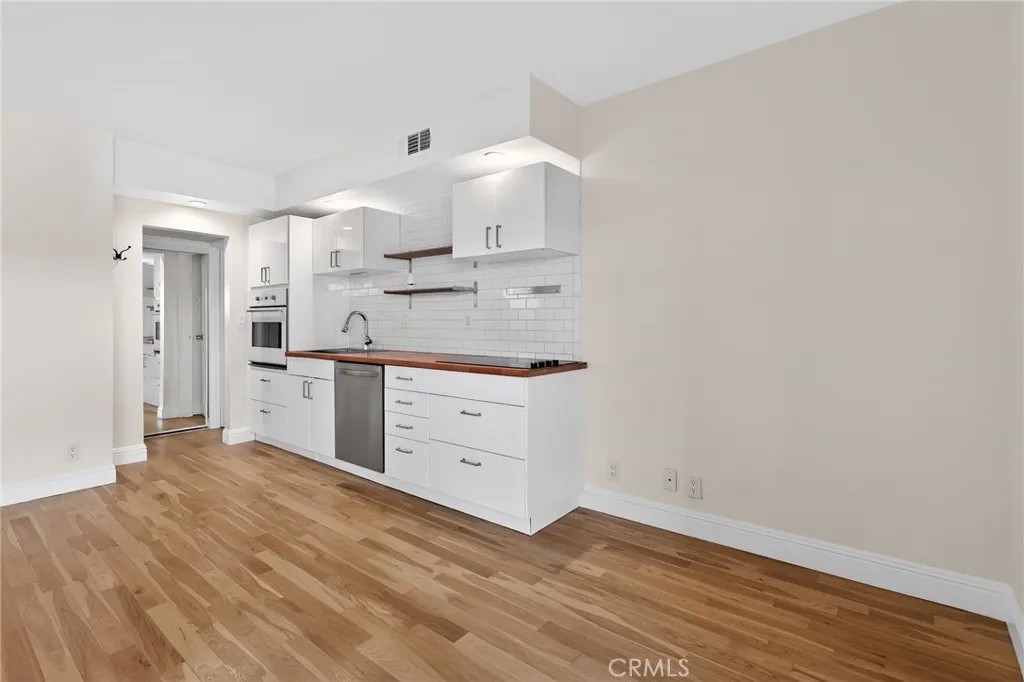 1131 Alta Loma 308