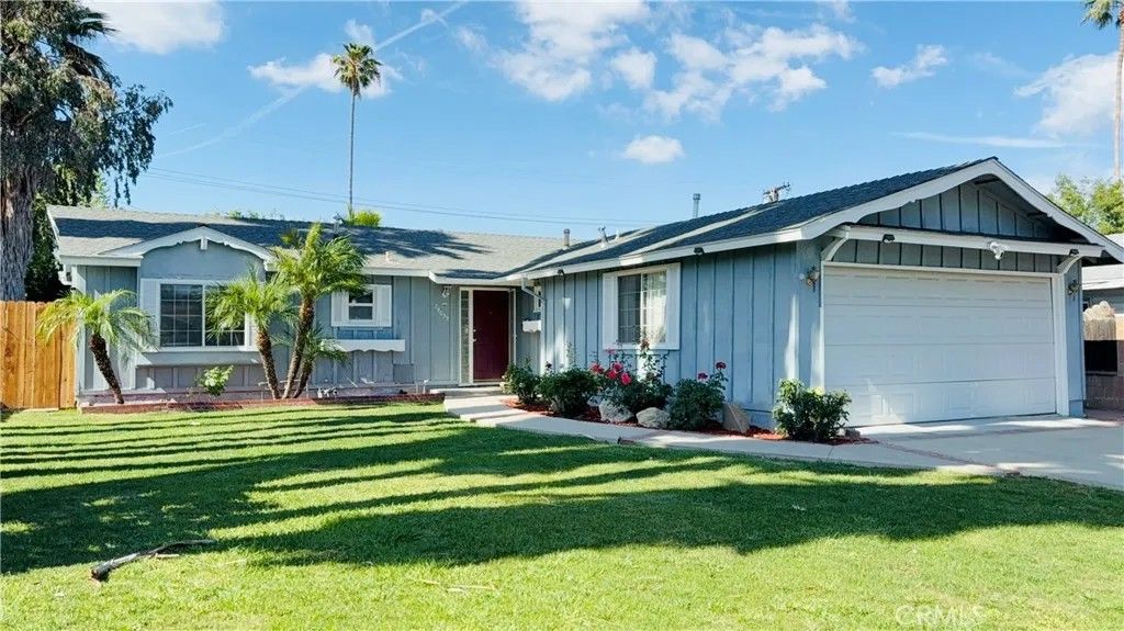 Photo of 24033 Mobile St, West Hills, CA 91307 (MLS # SR26084120)