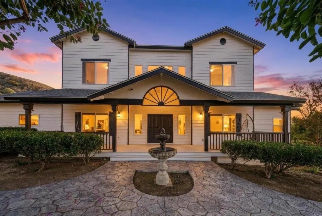 Photo of 1925 Robinhood Road, Vista, CA 92084 (MLS # PTP2509006)