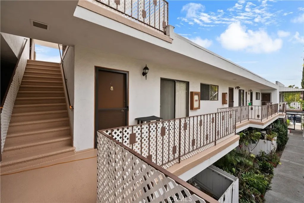 322 N Isabel