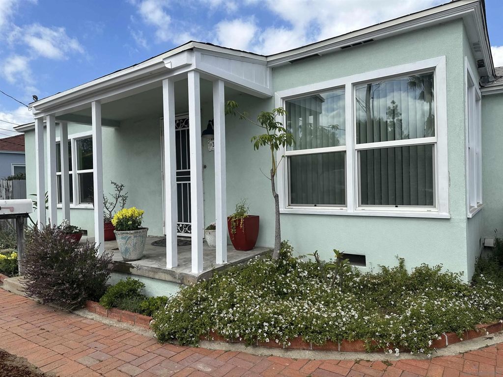 Photo of 314 E E Washington Ave, El Cajon, CA 92020 (MLS # 260006224)