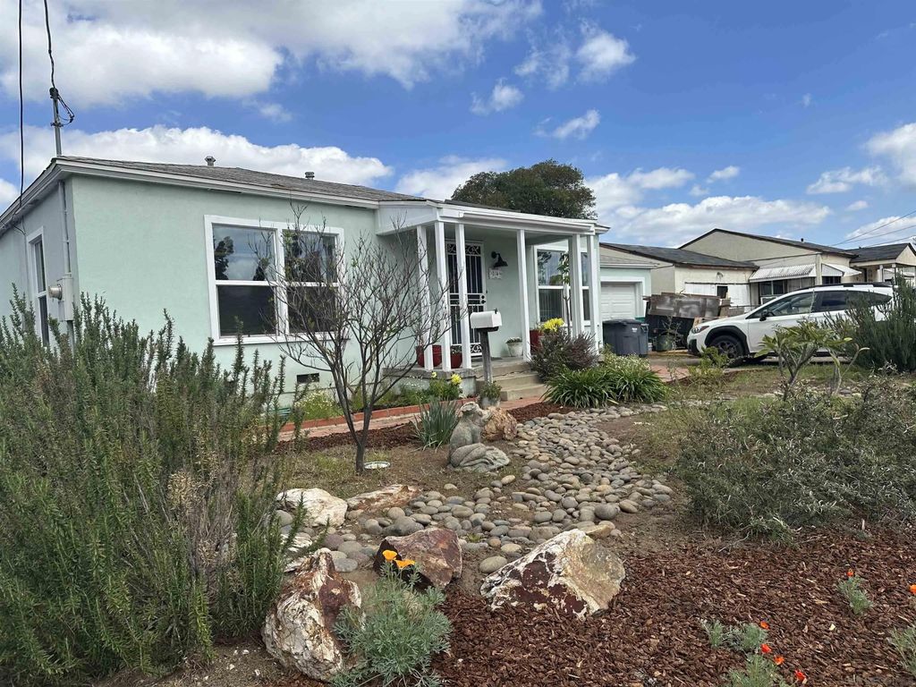 Photo of 314 E E Washington Ave, El Cajon, CA 92020 (MLS # 260006224)