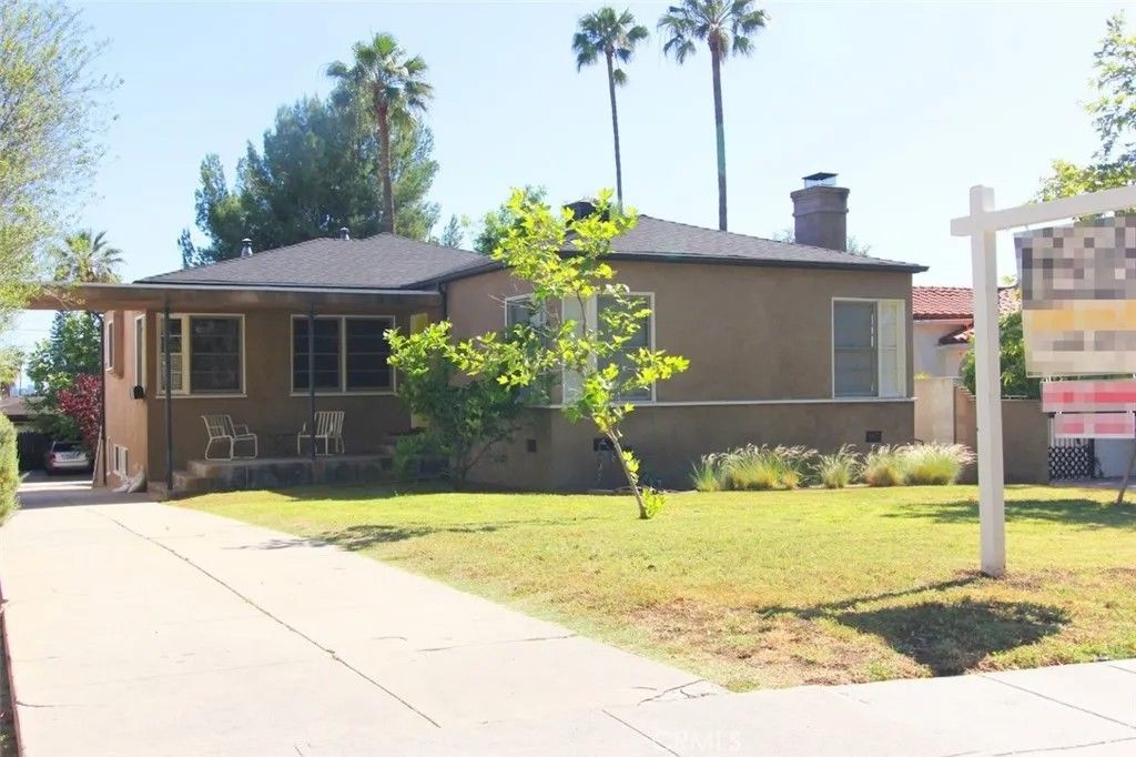Photo of 244 Spencer St, Glendale, CA 91202 (MLS # GD26087640)